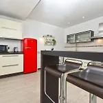 Sandra 2389