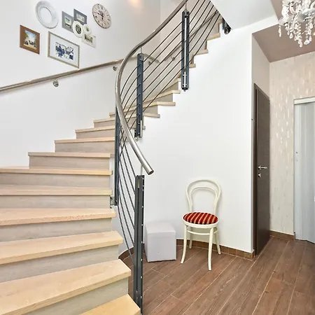 Apartament Sandra 2389 *