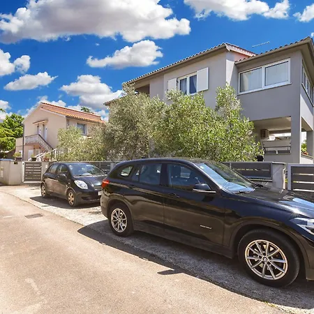 Sandra 2389 Apartment *