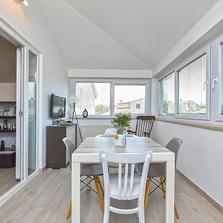 Apartament Sandra 2389 *