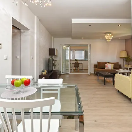 Sandra 2389 Apartament *