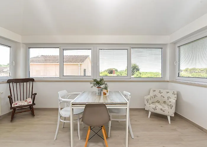 Sandra 2389 Apartament Pula