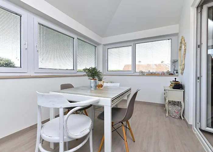 Apartament Sandra 2389 *