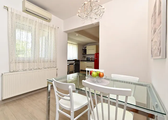 Sandra 2389 Apartament Pula