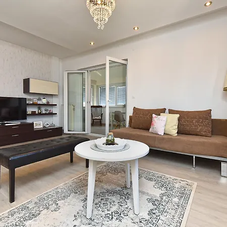 Apartament Sandra 2389 *