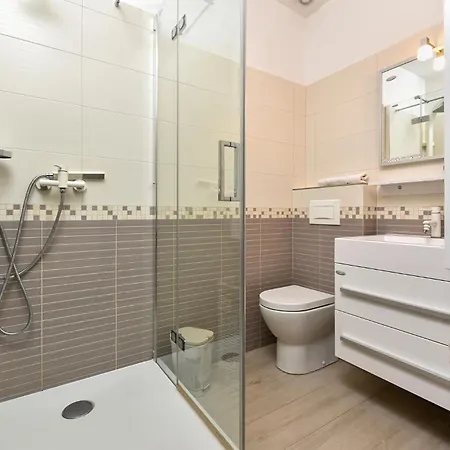 Apartament Sandra 2389 *