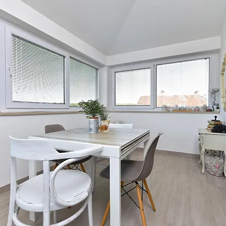 Apartament Sandra 2389 *